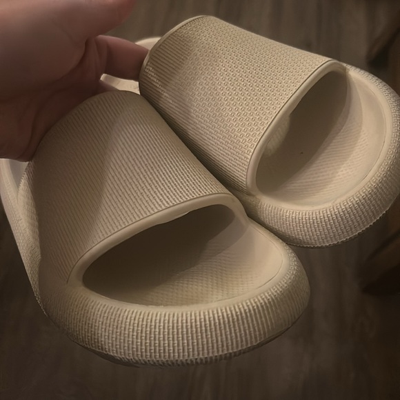 Nude Comfort Slides - Picture 5 of 7